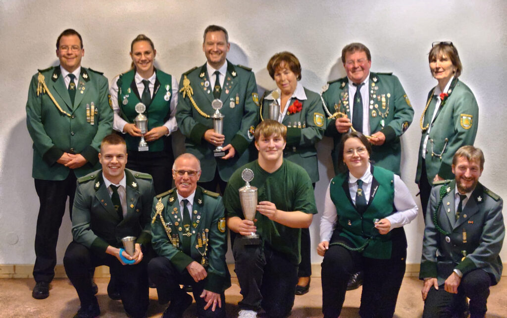 Erfolgreiche Schützen ind Schützinnen des Abends